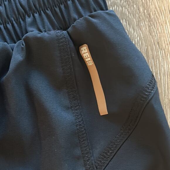 REI Pivot 7" Shorts Black Size Small Water Repellent Brief Liner - Picture 2 of 8